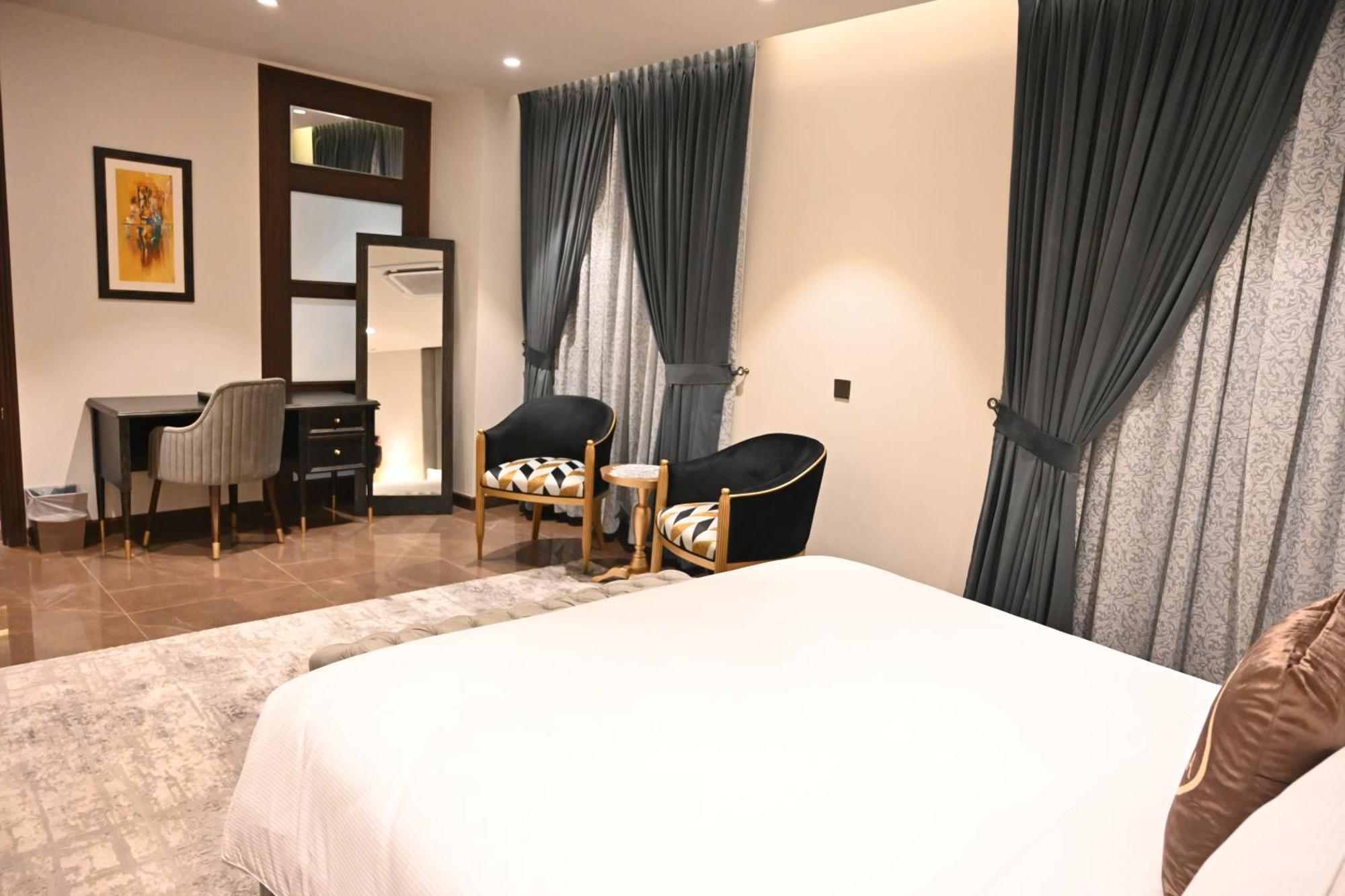 Jacaranda Heights Hotel Islamabad Ngoại thất bức ảnh