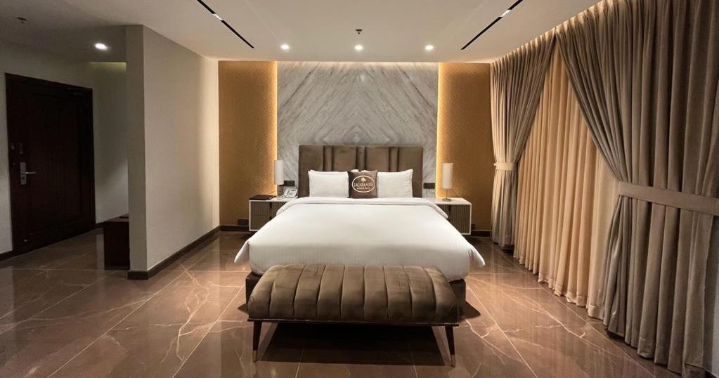 Jacaranda Heights Hotel Islamabad Ngoại thất bức ảnh
