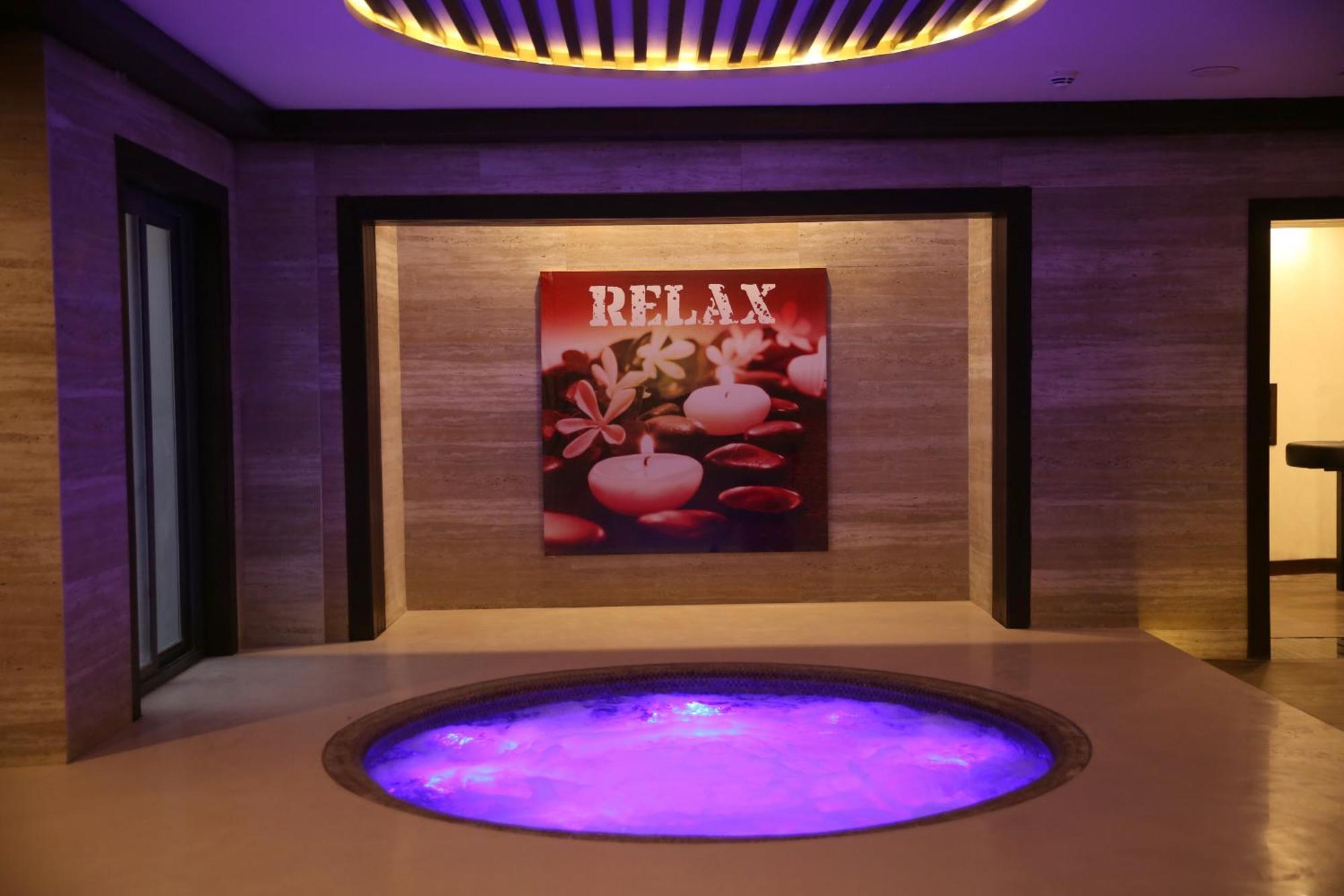 Jacaranda Heights Hotel Islamabad Ngoại thất bức ảnh