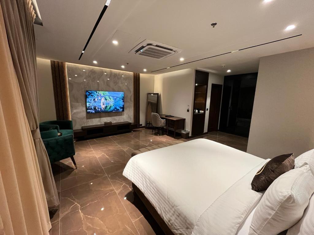 Jacaranda Heights Hotel Islamabad Ngoại thất bức ảnh